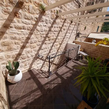 Апартаменти Center Hvar *